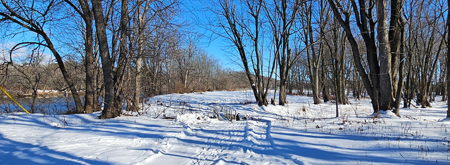 Un nouveau sentier hivernal autour du lac Émilie au parc Richelieu